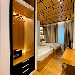 crown-boutique.albaniahotels.org/